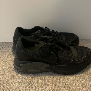 Black Nike air max size US 9